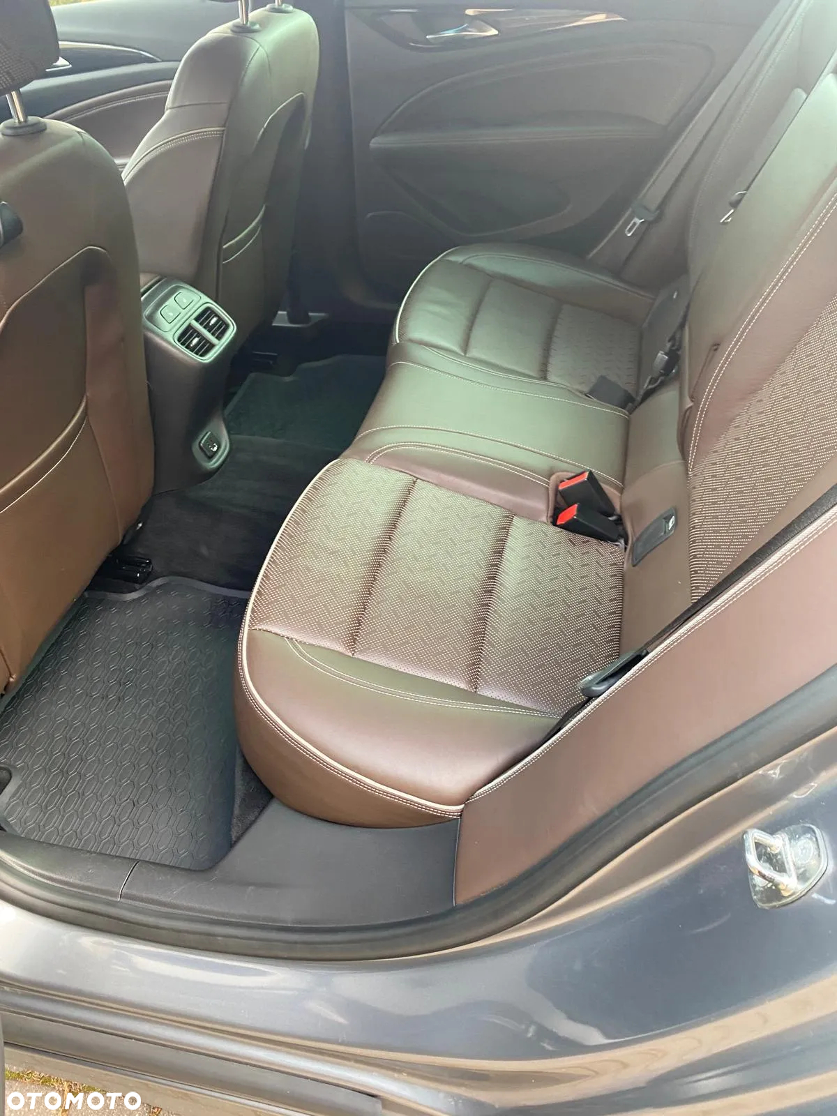 Opel Insignia 2.0 T 4x4 Exclusive S&S - 10