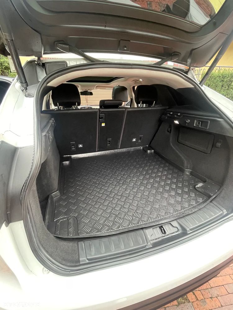 Jaguar F-Pace 30t AWD Portfolio - 13