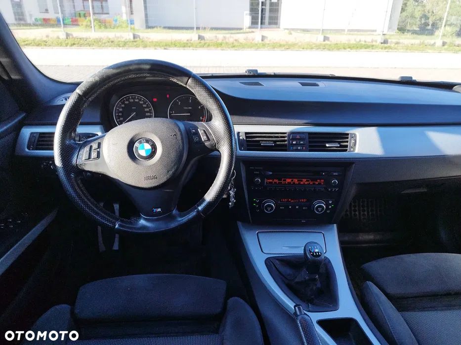 BMW Seria 3 318d - 4
