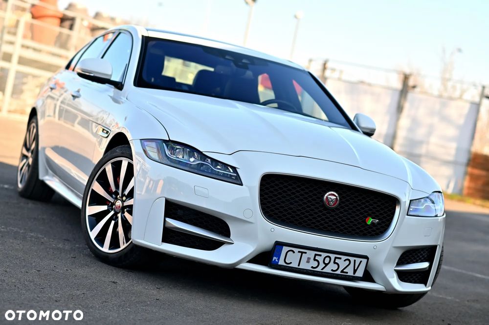 Jaguar XF 35t AWD R-Sport - 6