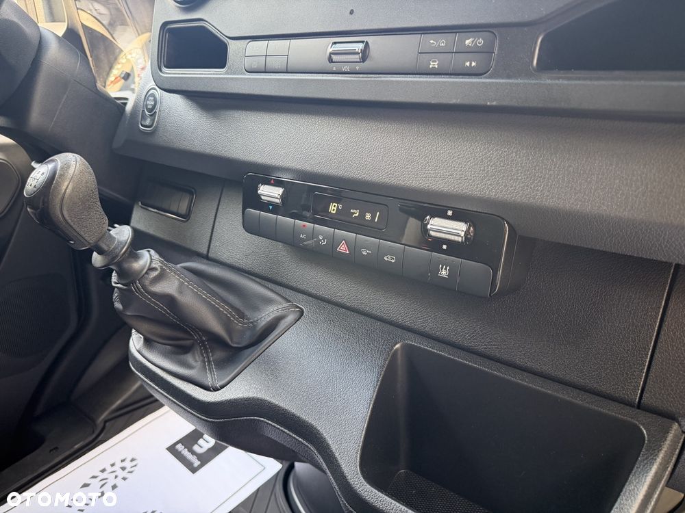 Mercedes-Benz Sprinter - 21