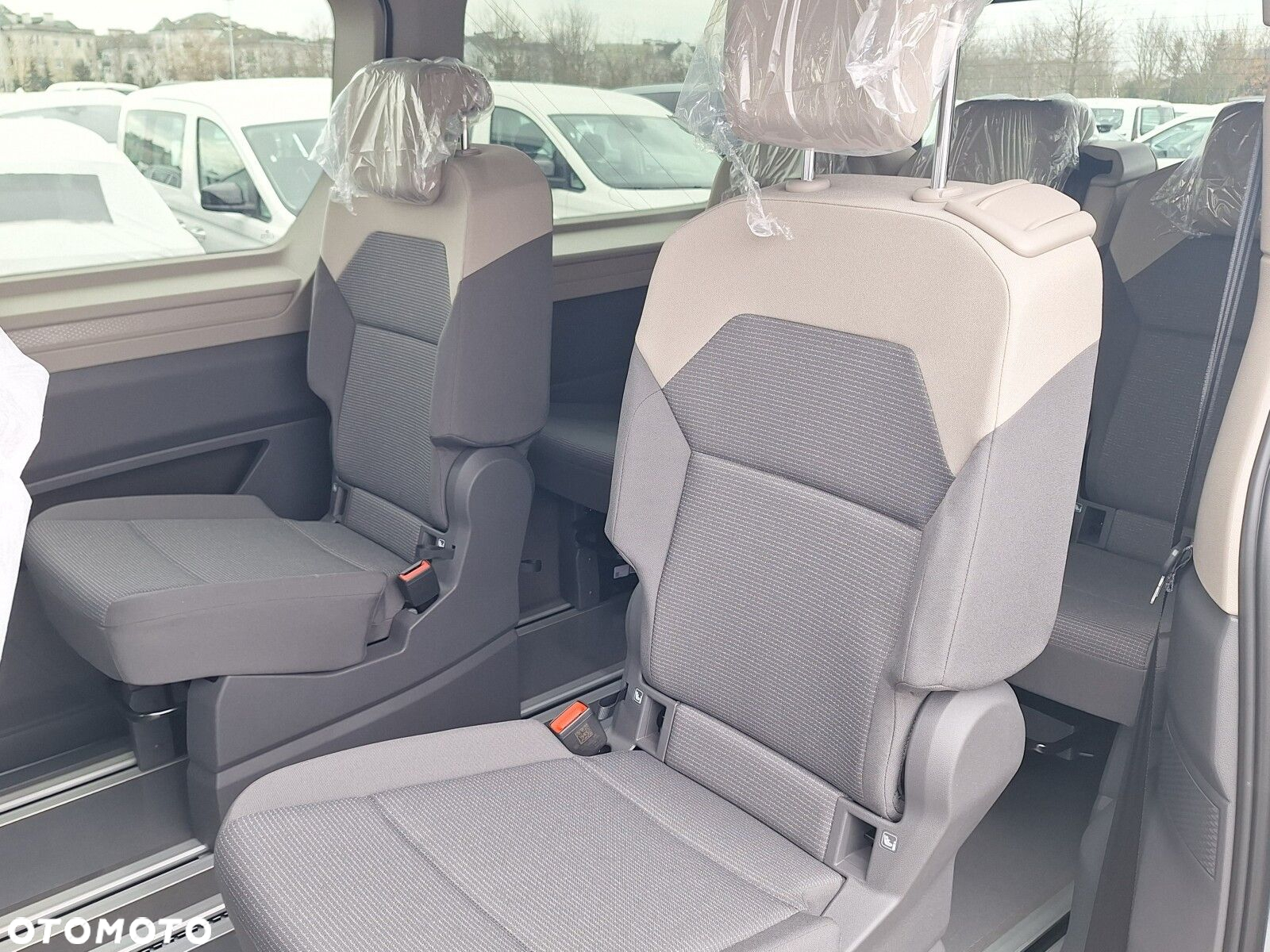 Volkswagen Multivan - 19