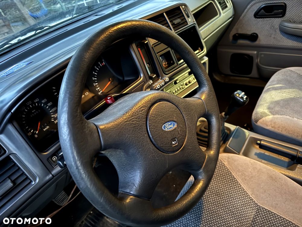 Ford Sierra 1.6 CL - 11