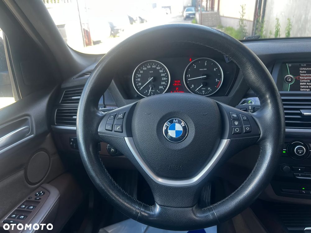 BMW X5 xDrive35d - 27