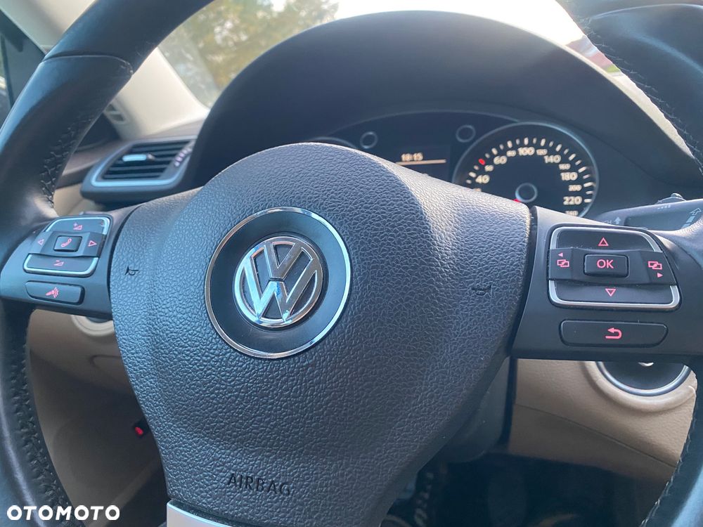 Volkswagen Passat - 14