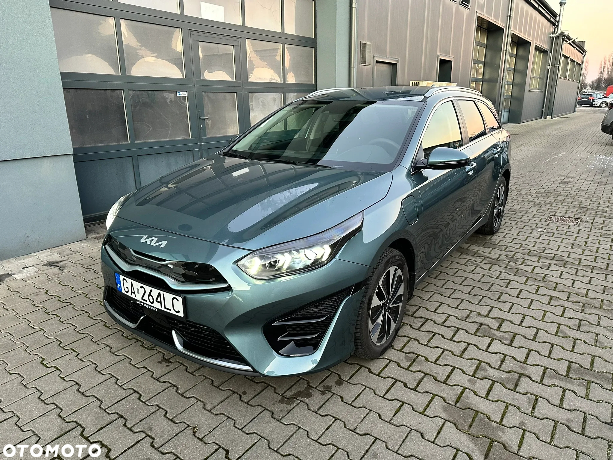 Kia Ceed 1.6 GDI PHEV L DCT - 10