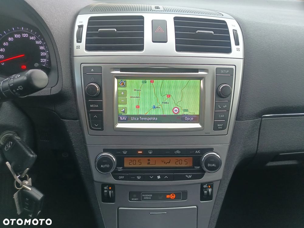 Toyota Avensis 1.8 Edition (2014) - 13