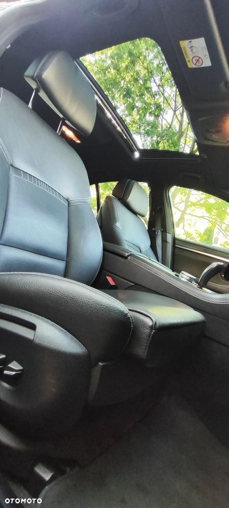 BMW Seria 5 528i Sport-Aut Luxury Line - 17