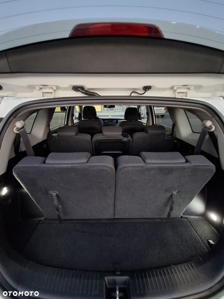 Kia Carens - 6