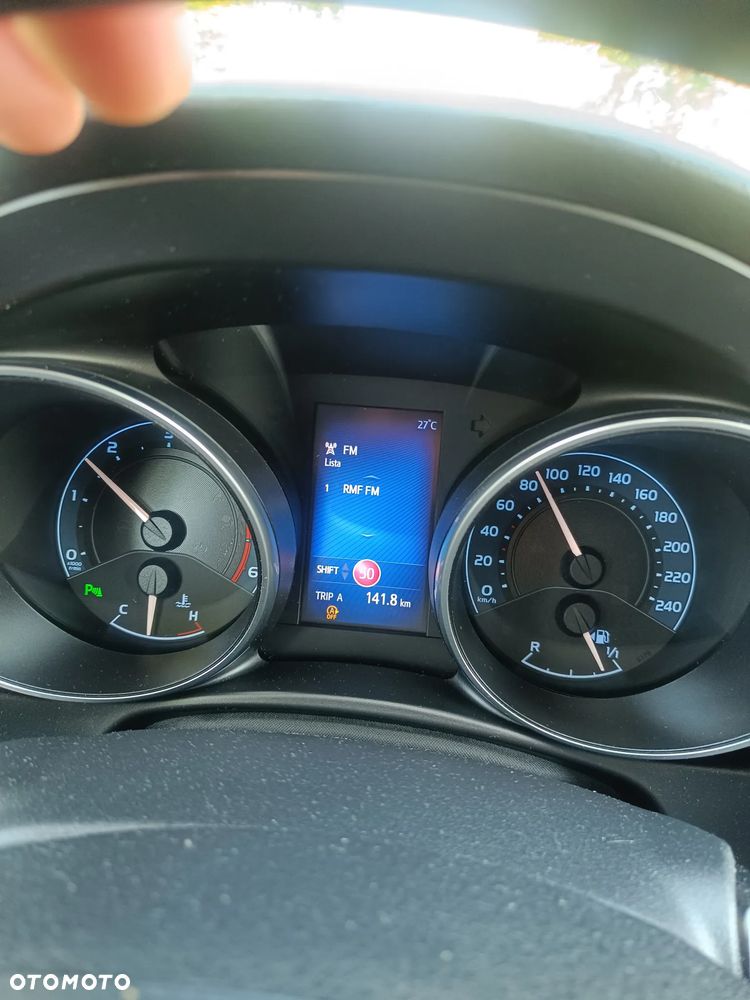 Toyota Auris 1.6 D-4D Prestige - 21
