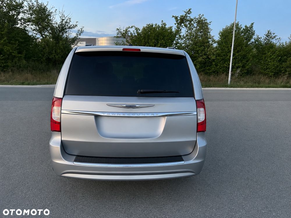 Chrysler Town & Country 3.6 Limited - 4