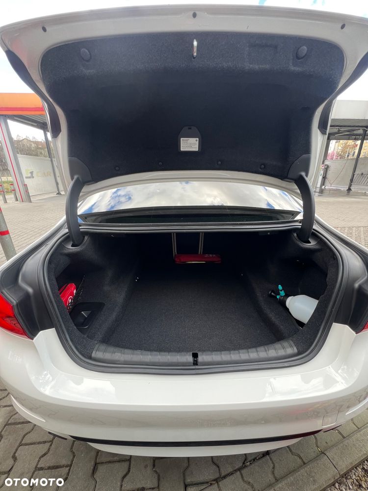 BMW Seria 5 530i Sport Line - 16