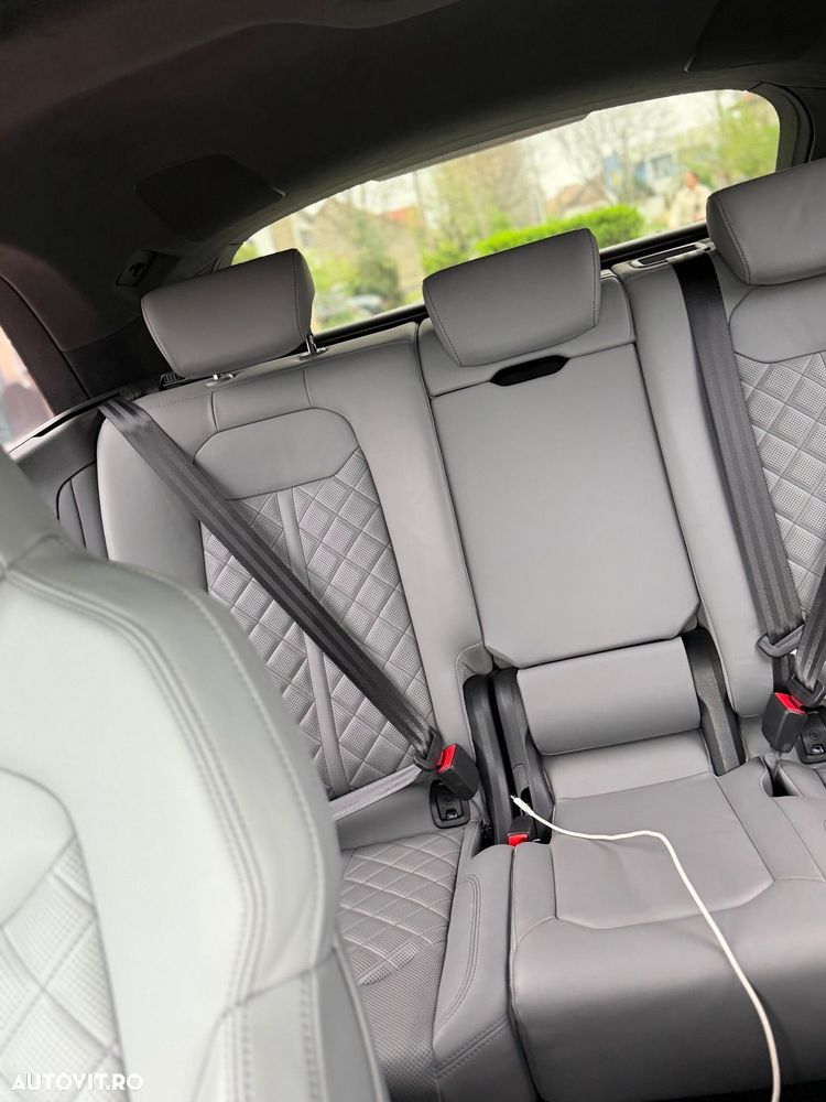 Audi Q8 55 TFSI quattro Tiptronic MHEV - 16