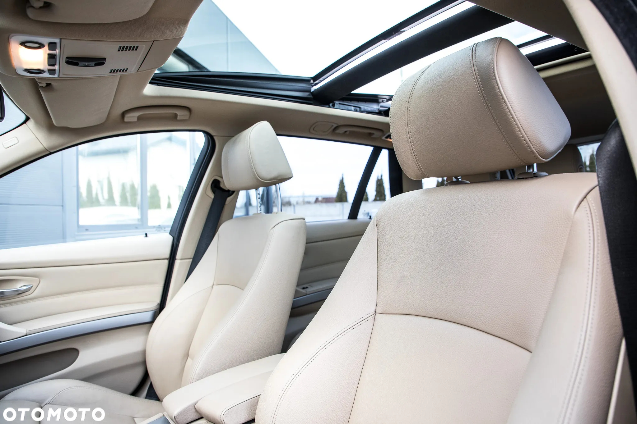 BMW Seria 3 325i xDrive Touring - 16