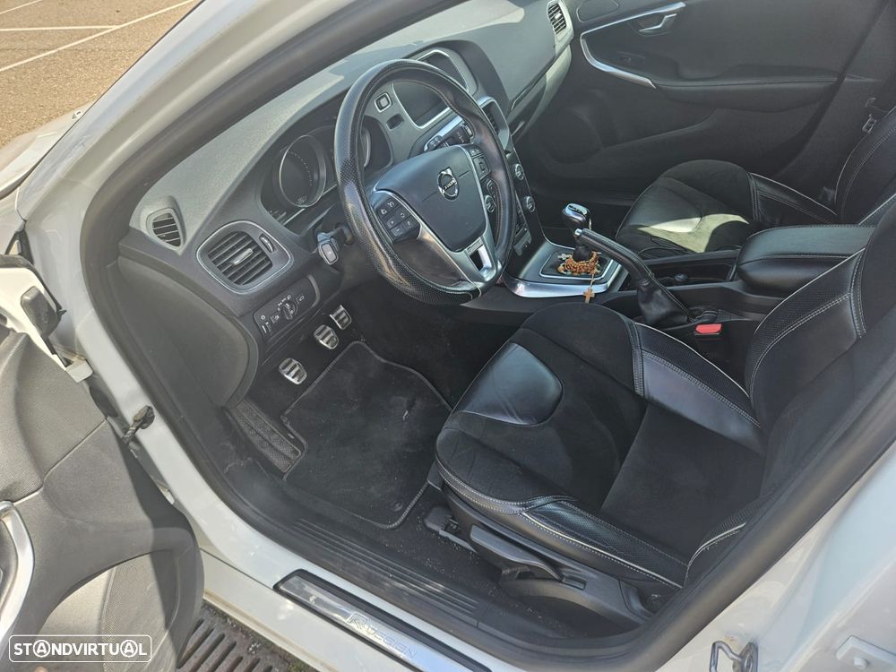 Volvo V40 2.0 D3 R-Design - 10