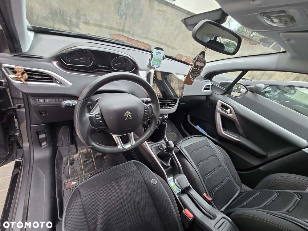 Peugeot 2008 1.2 Pure Tech Style - 6