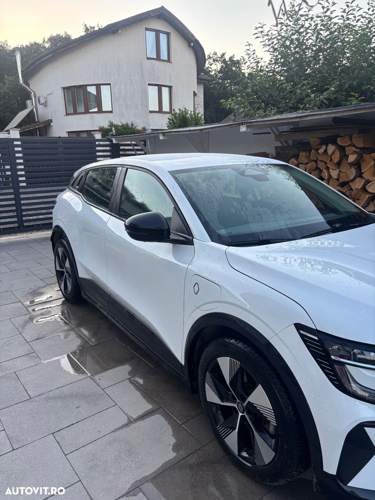 Renault Megane E-TECH 60 kWh 220 CP Iconic - 2