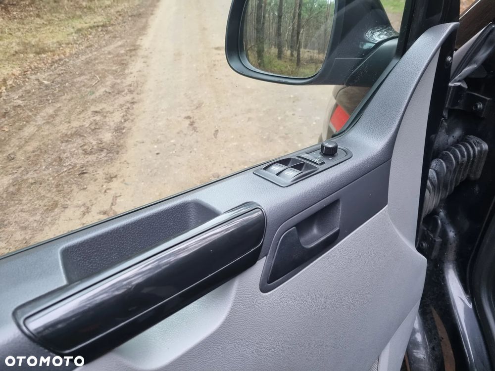 Volkswagen Transporter - 19