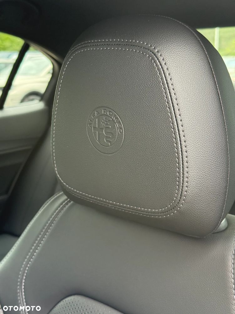 Alfa Romeo Giulia - 26