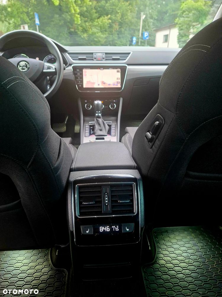 Skoda Superb 2.0 TDI DSG Active - 9
