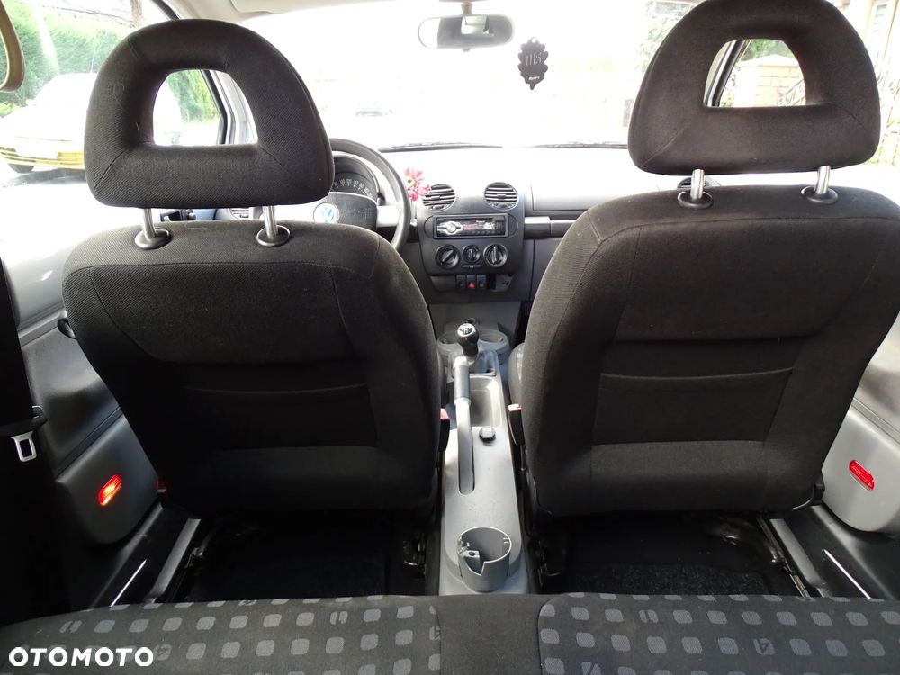 Volkswagen New Beetle 1.6 - 11
