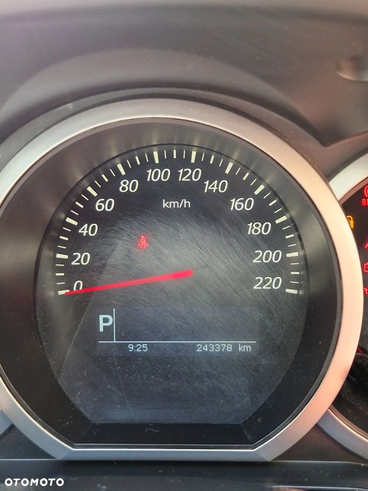 Suzuki Grand Vitara 2.4 De Luxe - 11