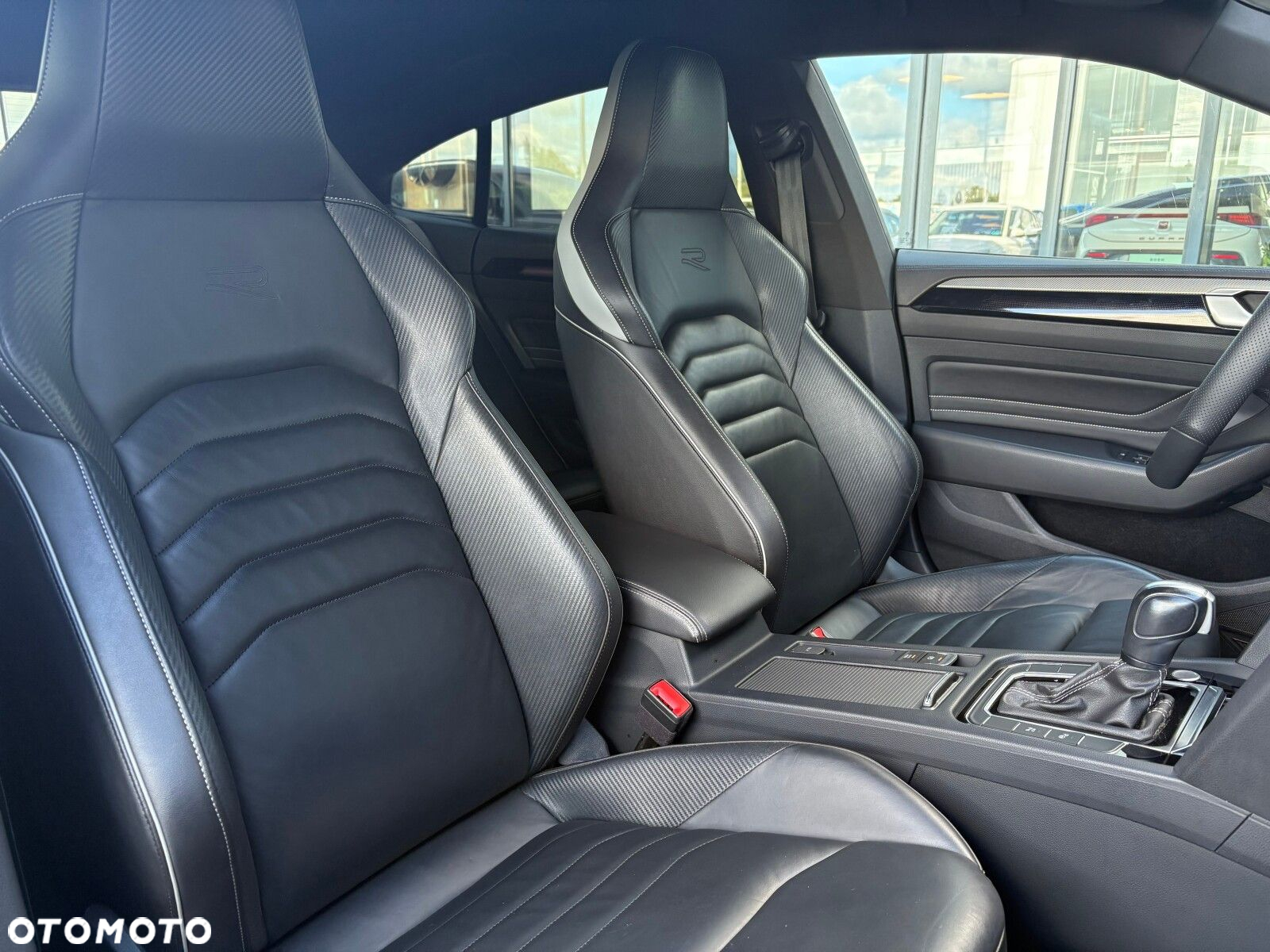 Volkswagen Arteon 2.0 TSI R-Line DSG - 19