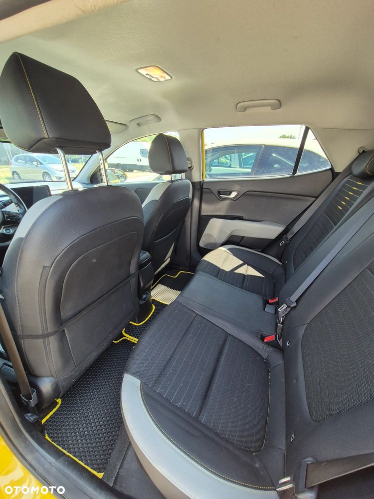 Kia Stonic 1.2 L Business Line - 19