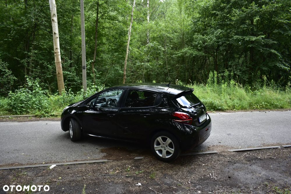 Peugeot 208 - 5