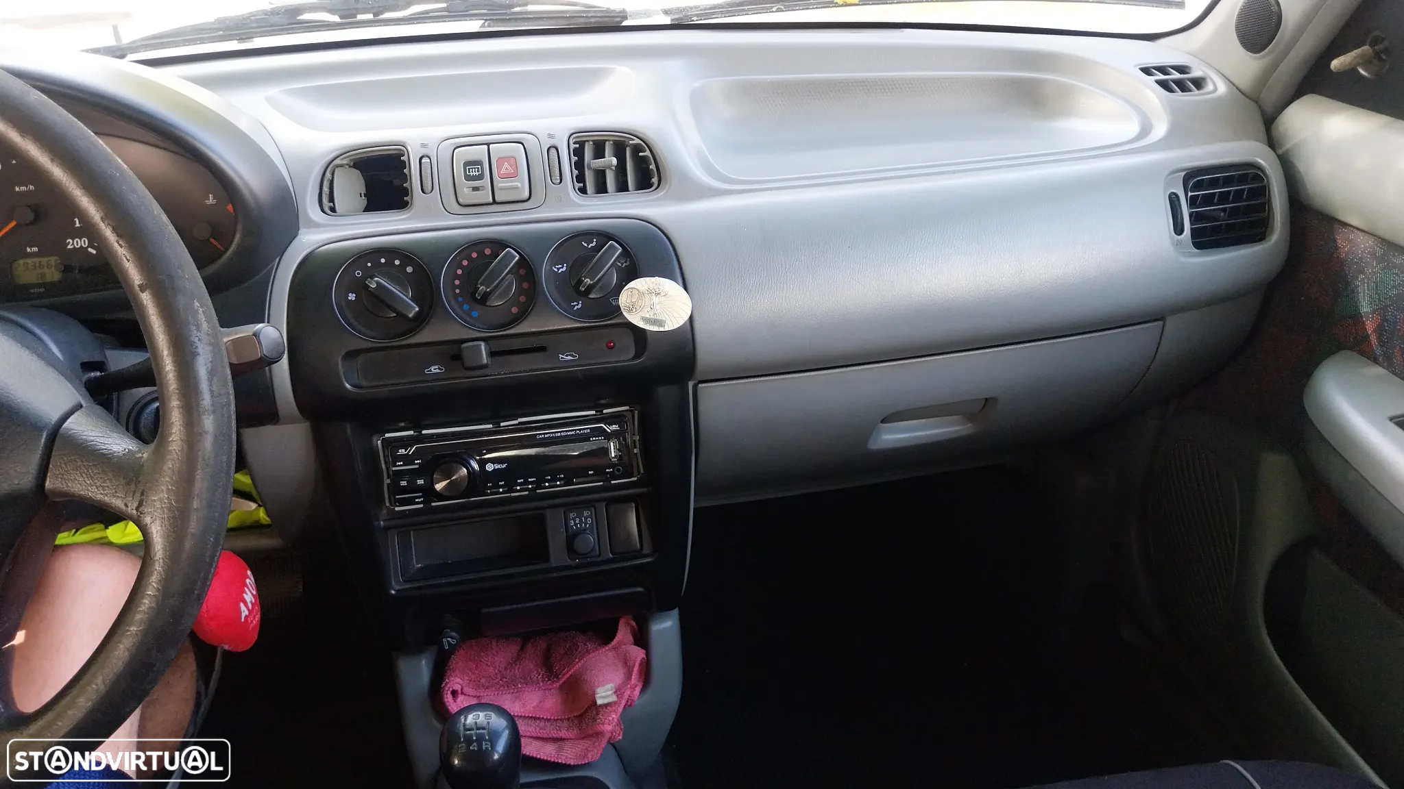 Nissan Micra 1.0 LX - 3