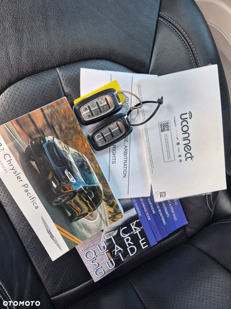 Chrysler Pacifica - 35