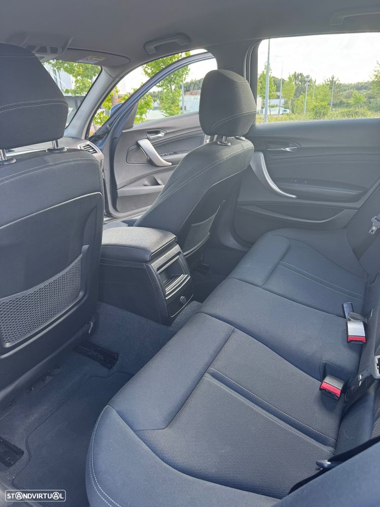 BMW 116 d Line Urban - 11