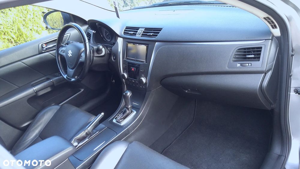 Suzuki Kizashi 2.4 4x4 CVT Sport - 12