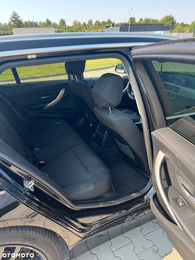 BMW Seria 3 320d - 22