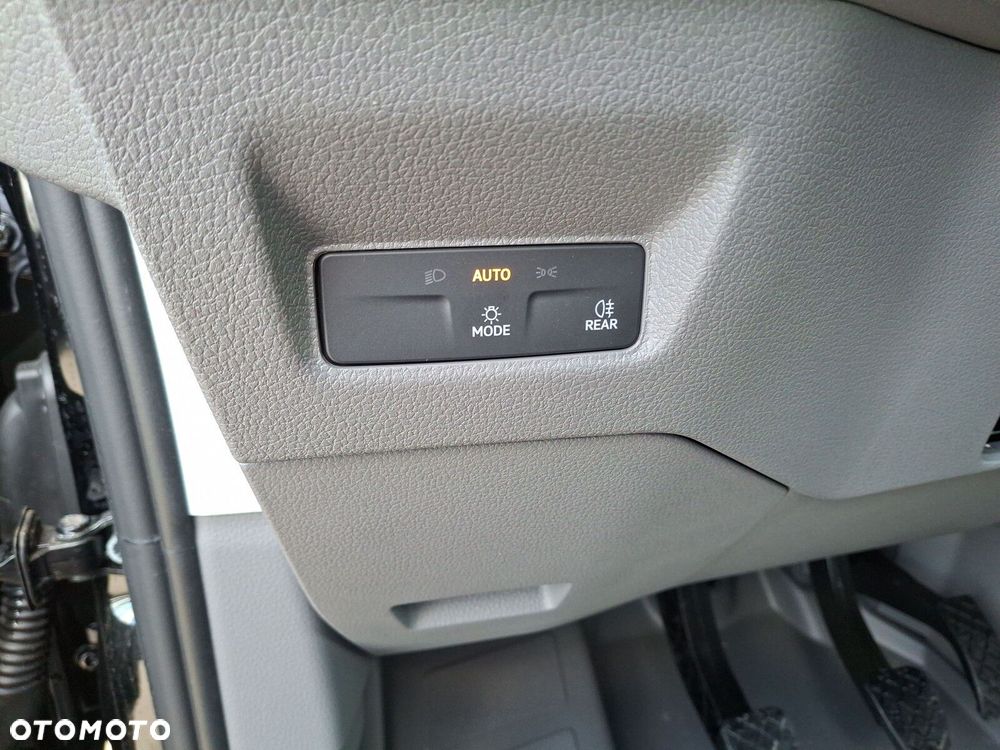 Volkswagen Crafter Furgon 4490 - 23