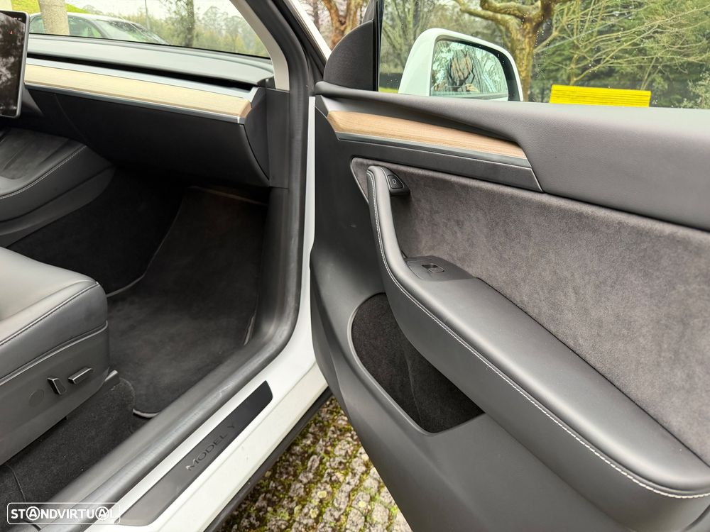 Tesla Model Y Tração Traseira - 32