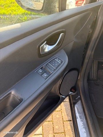Renault Clio 0.9 TCe Limited - 9