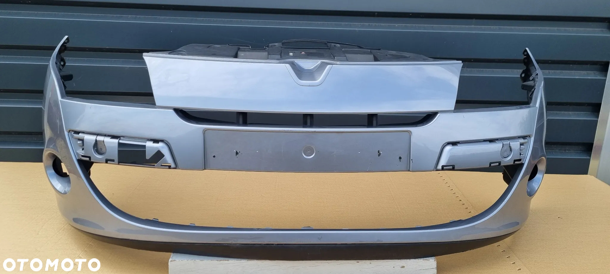 Renault Megane III 2008- zderzak przód oryginał MC273 - 2