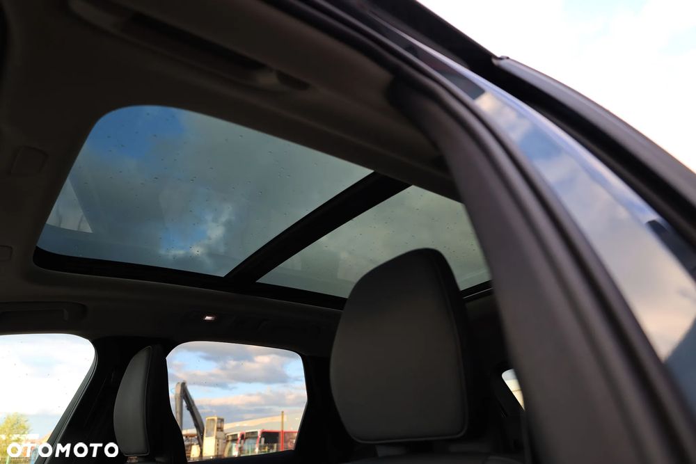 Volvo XC 60 T8 AWD Plus Dark - 26