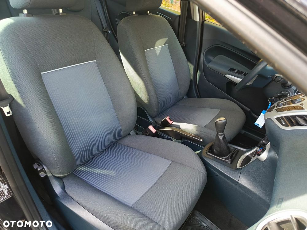 Ford Fiesta 1.25 Trend SVP - 32