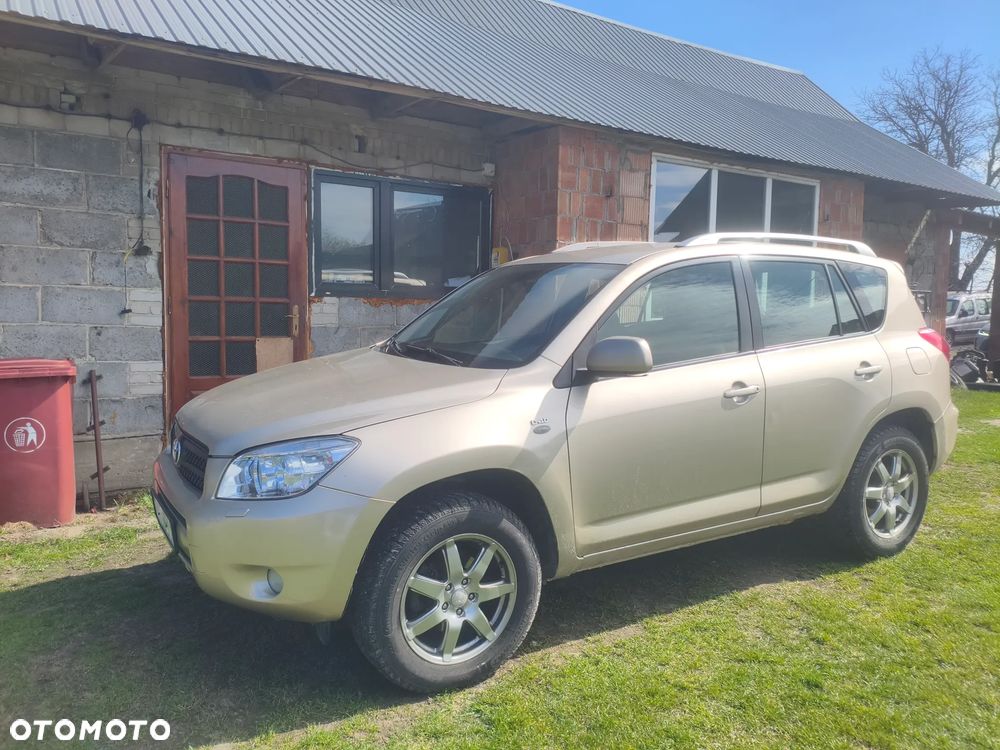 Toyota RAV4 2.2 D-4D Sol - 2