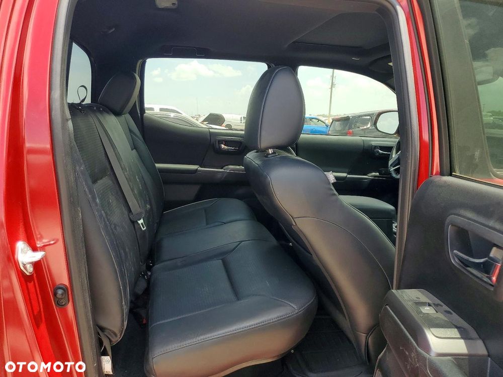 Toyota Tacoma - 12