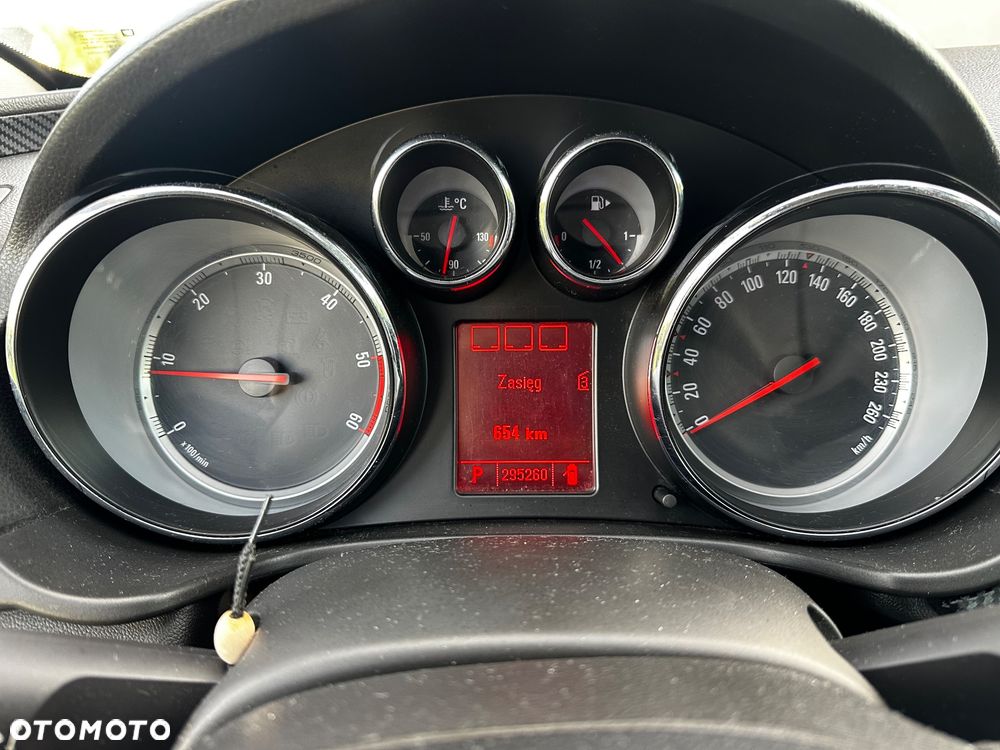 Opel Insignia - 15
