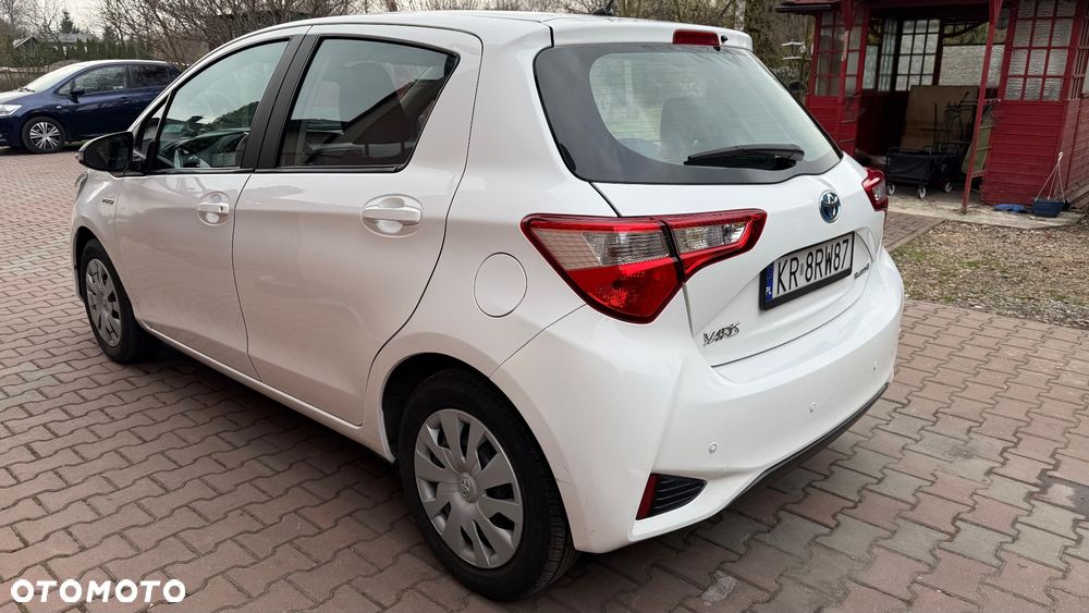Toyota Yaris Hybrid 100 Premium - 5