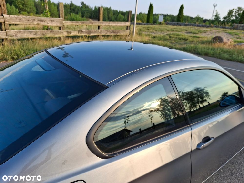 BMW Seria 3 320i - 34