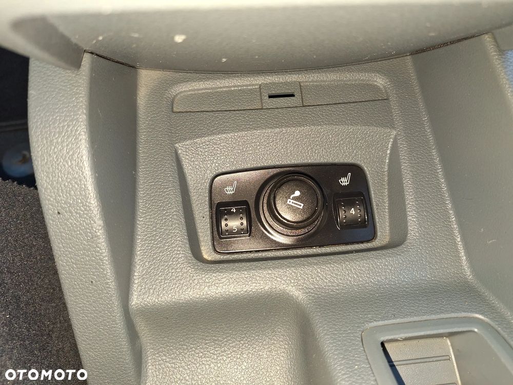 Ford C-MAX 1.6 Ti-VCT Champions Edition - 9