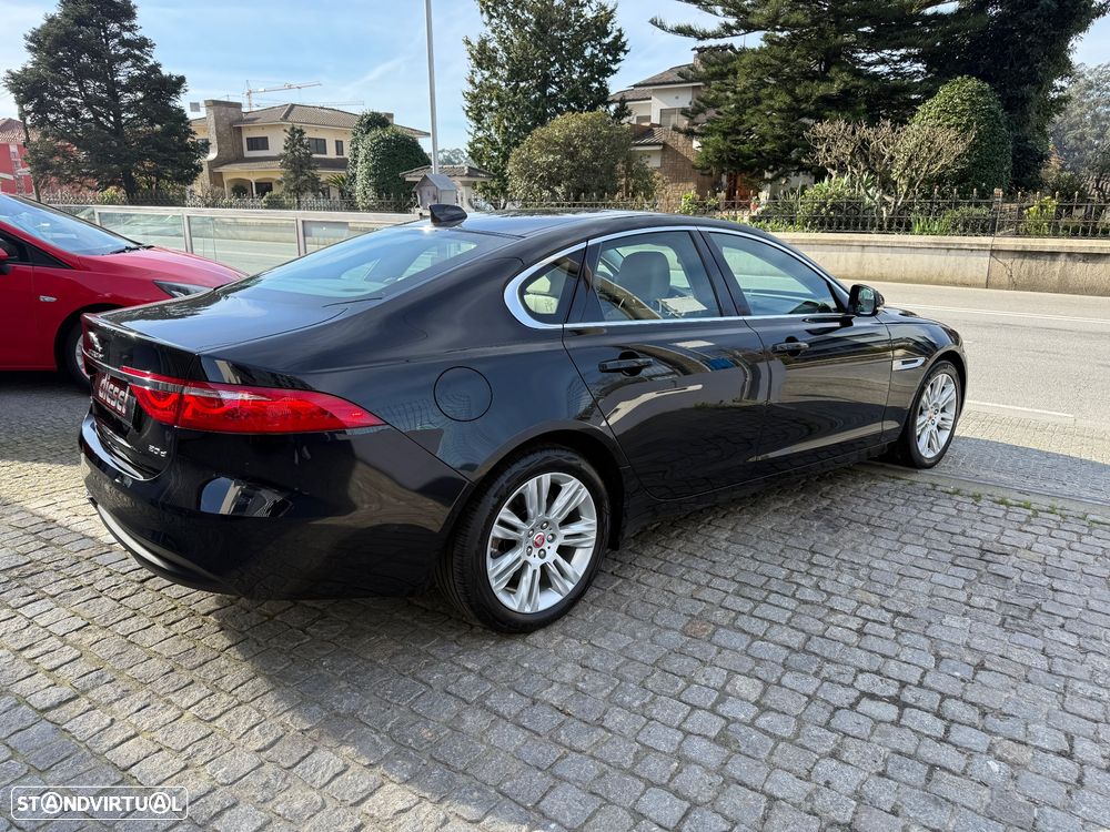 Jaguar XF 2.0 D Prestige Aut. - 12