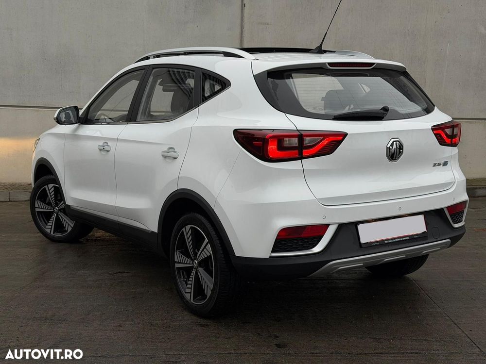 MG ZS EV Luxury - 6
