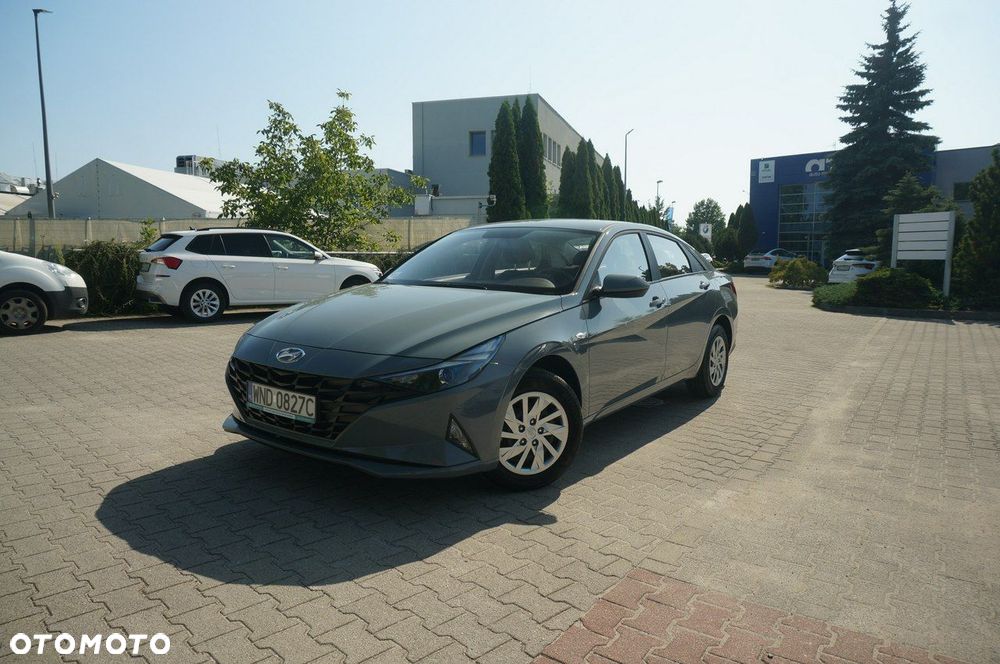 Hyundai Elantra - 2