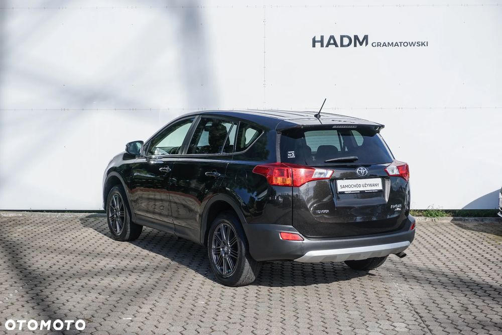 Toyota RAV4 - 6